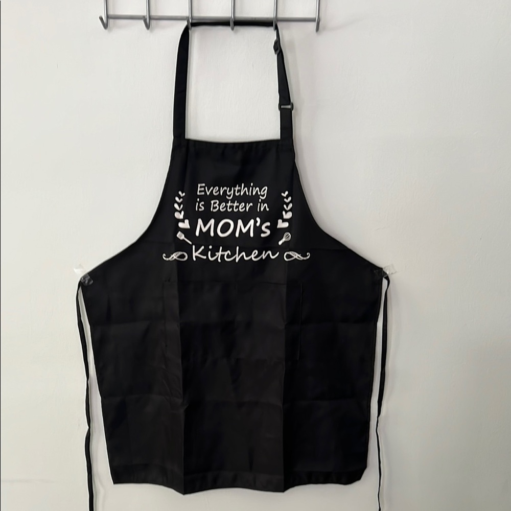 NEW Chic Black Apron Everything Is Better In Mom's Kitchen